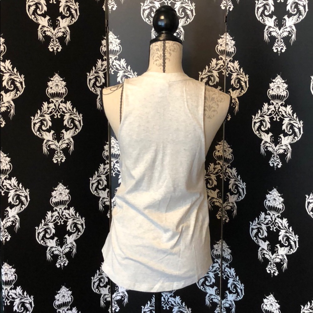 🍀 NWT! Victoria’s Secret Clover Sparkle Tank! - Picture 6 of 6